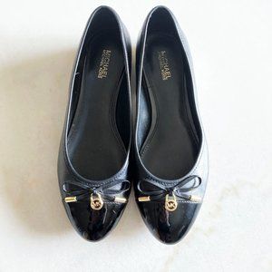 Michael Kors black & gold ballet flats / shoes with bows / MK logo charm, chain